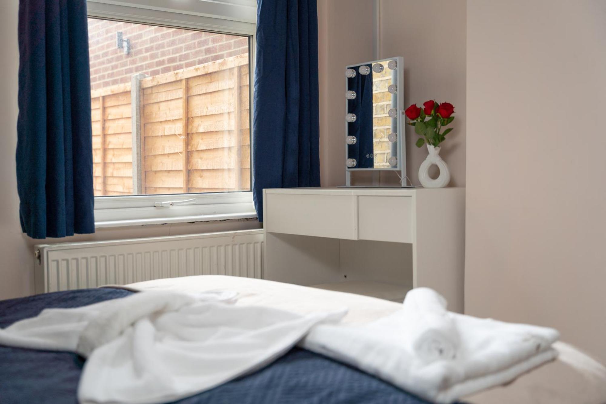 Beautiful 2 Bedroom With Private Garden In Wimbledon - Minutes From Central 런던 외부 사진
